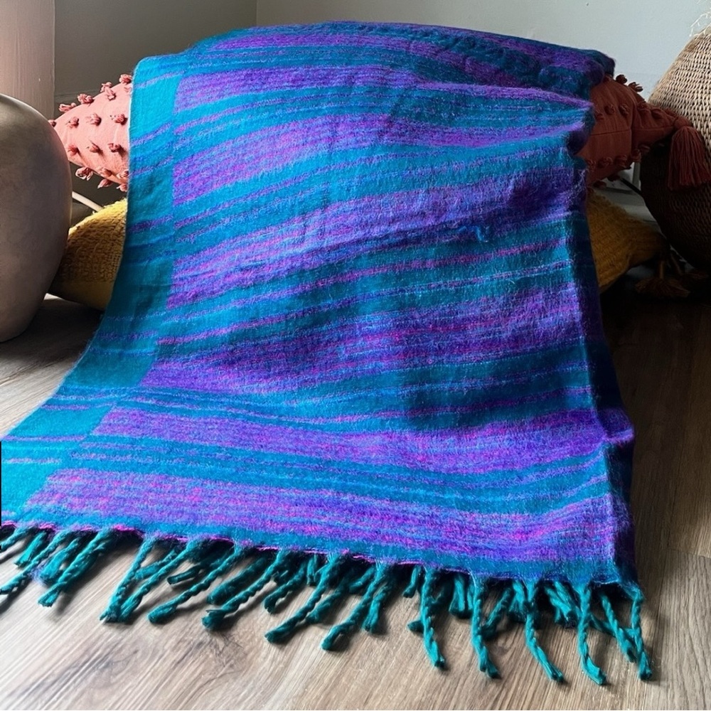 Meditation Blanket · Himalayan Wool & Yak · Travel · Living Ritual - Picture 2 of 5